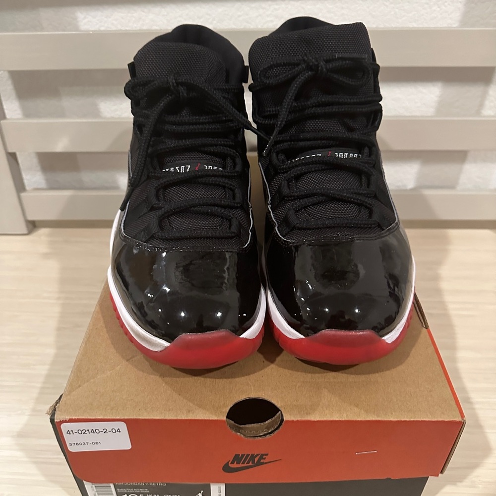 Nike Air Jordan 11 Retro Playoffs Bred 2019 378037-061 - Picture 2 of 5